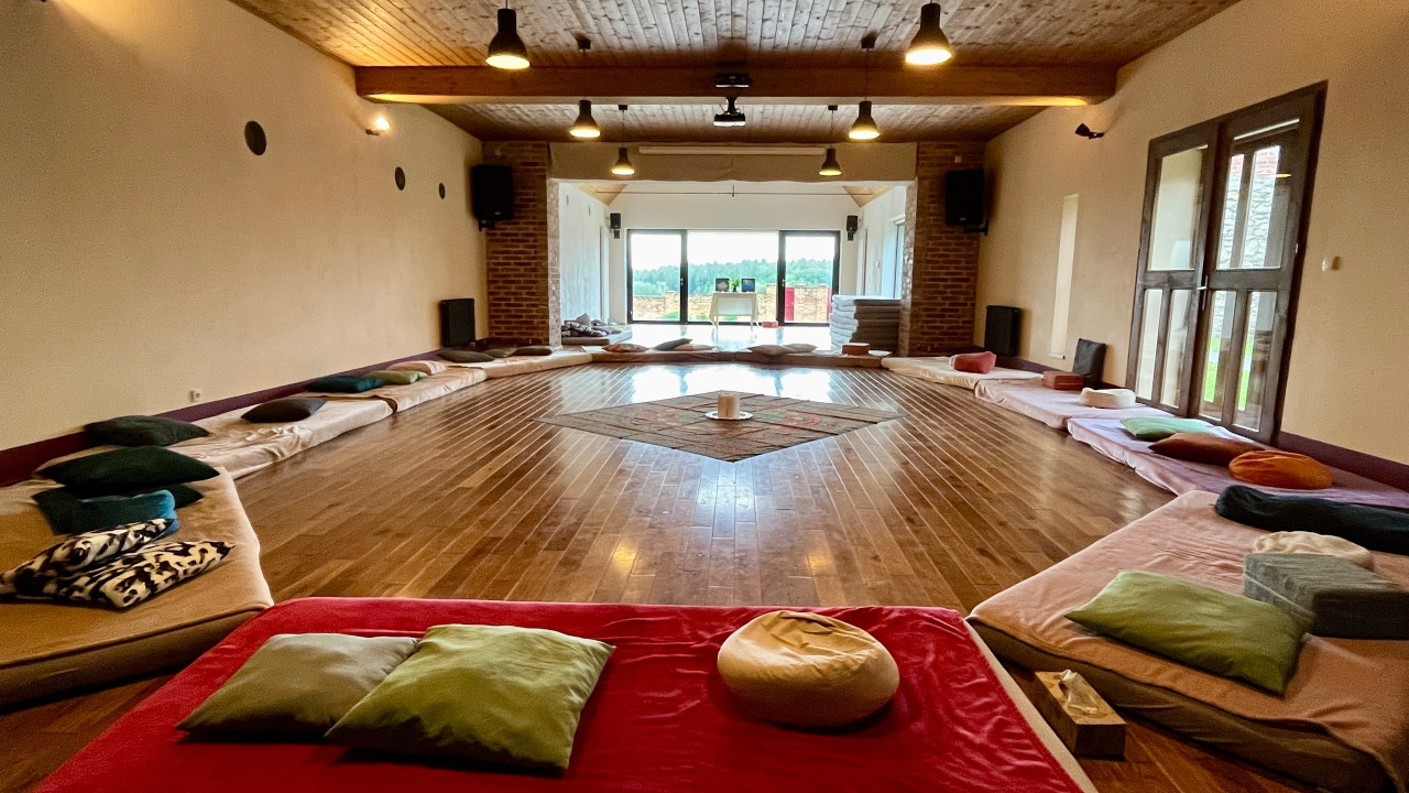Holotropic breathwork and the modern search for meaning